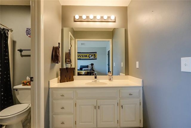 1124 Aspen Drive, Liberty, MO 64068