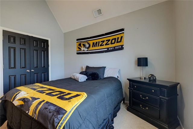 1124 Aspen Drive, Liberty, MO 64068