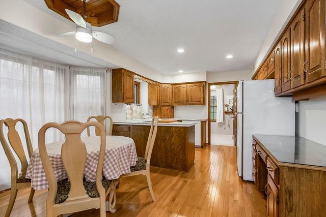 7317 N Nevada Avenue, Parkville, MO 64152