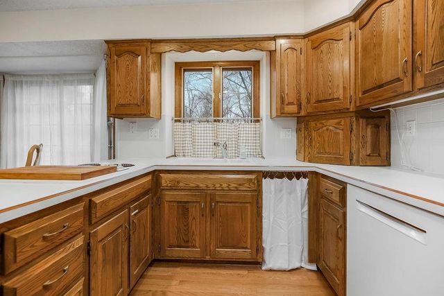 7317 N Nevada Avenue, Parkville, MO 64152