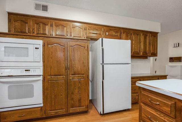 7317 N Nevada Avenue, Parkville, MO 64152