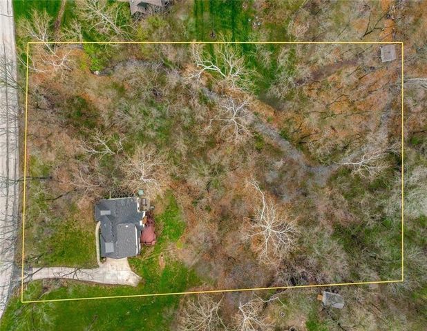 7317 N Nevada Avenue, Parkville, MO 64152