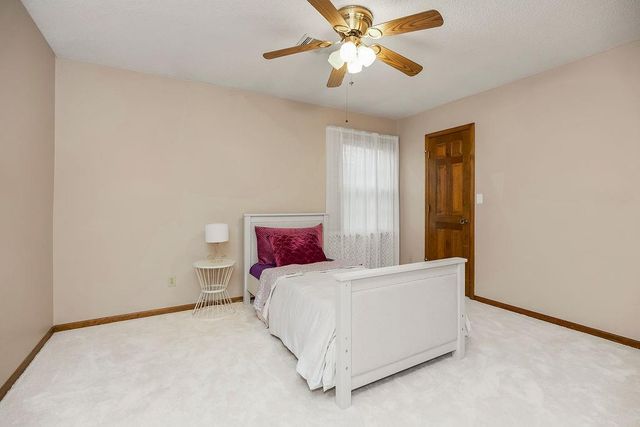 7317 N Nevada Avenue, Parkville, MO 64152