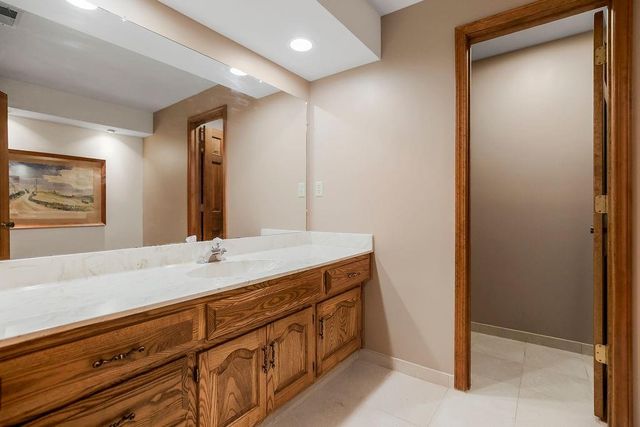 7317 N Nevada Avenue, Parkville, MO 64152