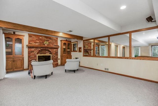 7317 N Nevada Avenue, Parkville, MO 64152