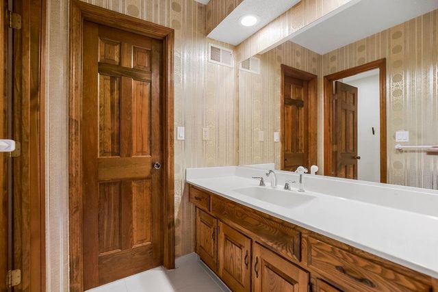 7317 N Nevada Avenue, Parkville, MO 64152