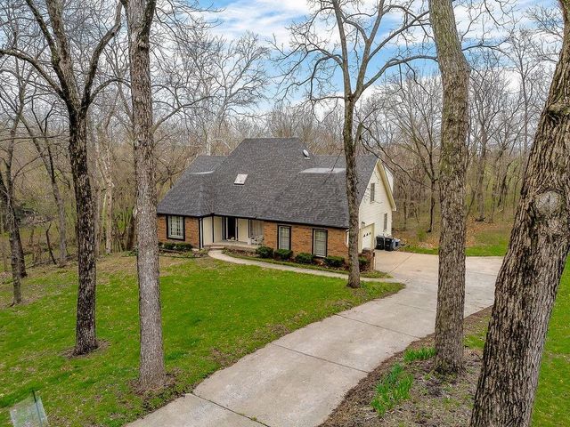 7317 N Nevada Avenue, Parkville, MO 64152