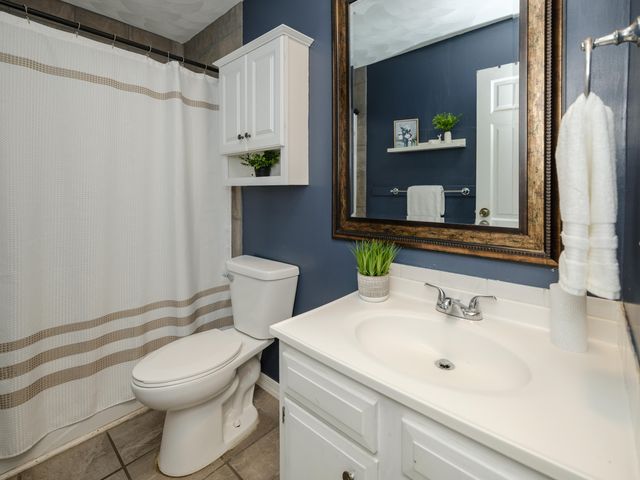 5088 Driftwood Avenue, Kalamazoo, MI 49009