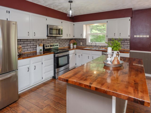 5088 Driftwood Avenue, Kalamazoo, MI 49009