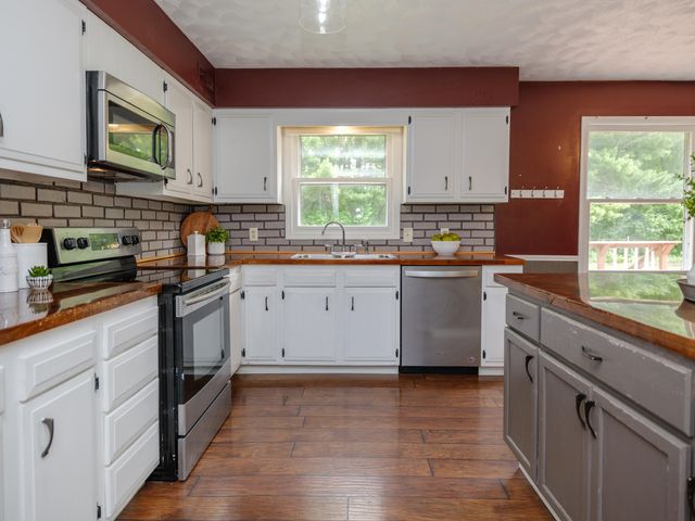 5088 Driftwood Avenue, Kalamazoo, MI 49009