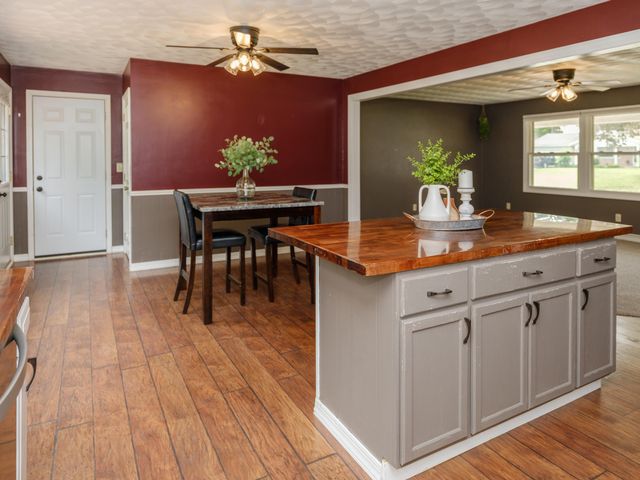 5088 Driftwood Avenue, Kalamazoo, MI 49009