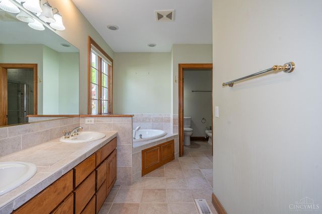 185 Barrington Village Drive, Beavercreek Twp, OH 45385