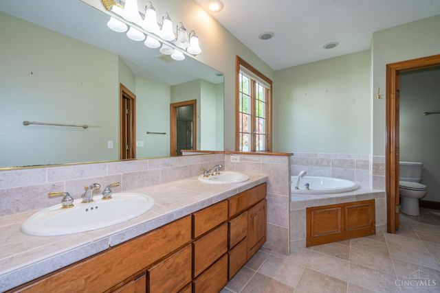 185 Barrington Village Drive, Beavercreek Twp, OH 45385
