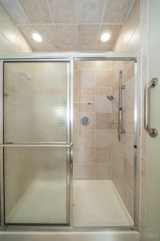 185 Barrington Village Drive, Beavercreek Twp, OH 45385