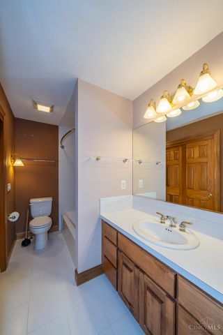 185 Barrington Village Drive, Beavercreek Twp, OH 45385