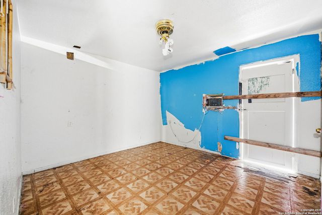 1119 N Gevers St, San Antonio, TX 78202