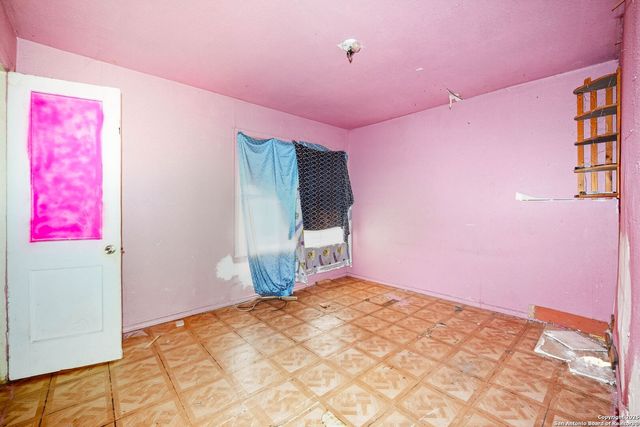 1119 N Gevers St, San Antonio, TX 78202