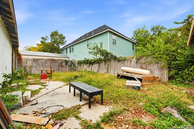 1119 N Gevers St, San Antonio, TX 78202