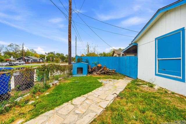 1119 N Gevers St, San Antonio, TX 78202