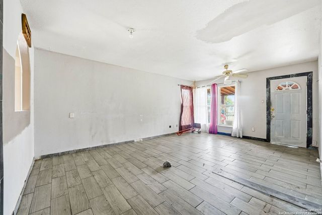 1119 N Gevers St, San Antonio, TX 78202