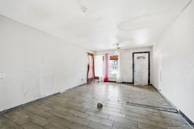 1119 N Gevers St, San Antonio, TX 78202