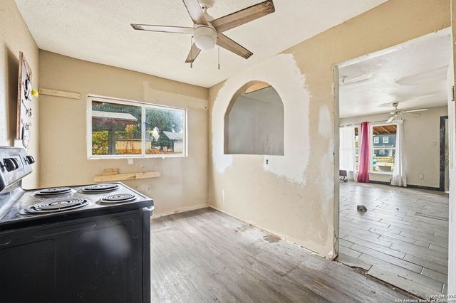 1119 N Gevers St, San Antonio, TX 78202