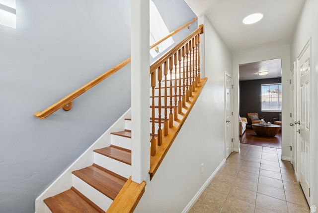 908 HALSTEAD DR, North Salt Lake, UT 84054