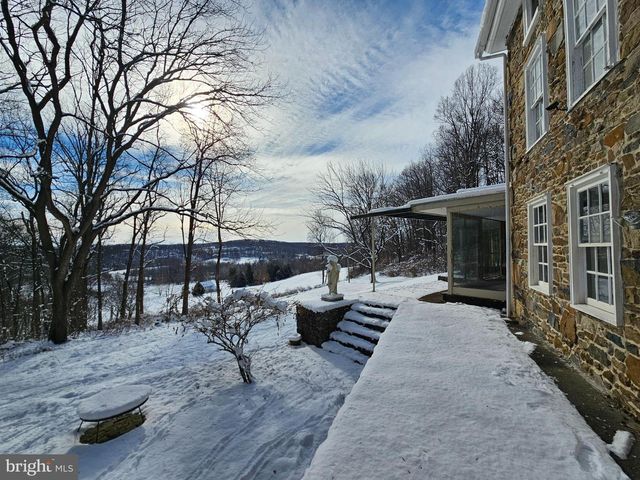 2585 CHARLESTOWN RD, Phoenixville, PA 19460