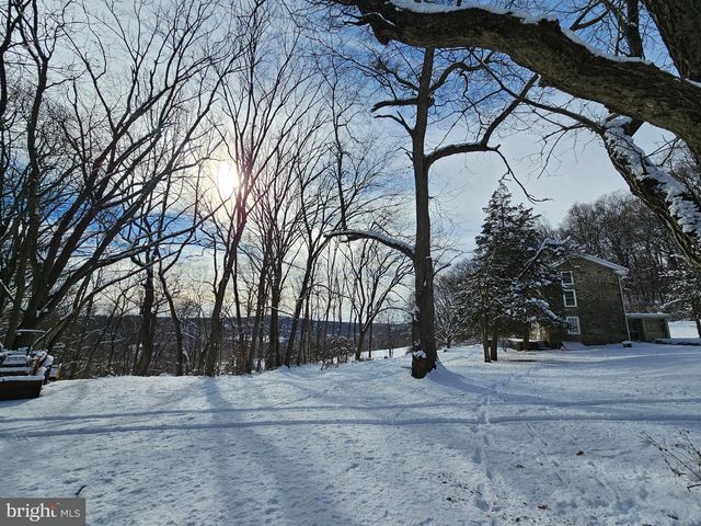 2585 CHARLESTOWN RD, Phoenixville, PA 19460