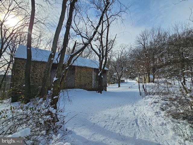 2585 CHARLESTOWN RD, Phoenixville, PA 19460