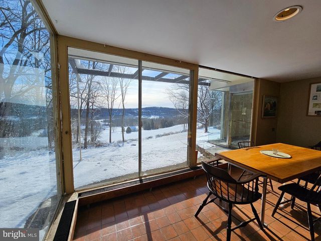 2585 CHARLESTOWN RD, Phoenixville, PA 19460
