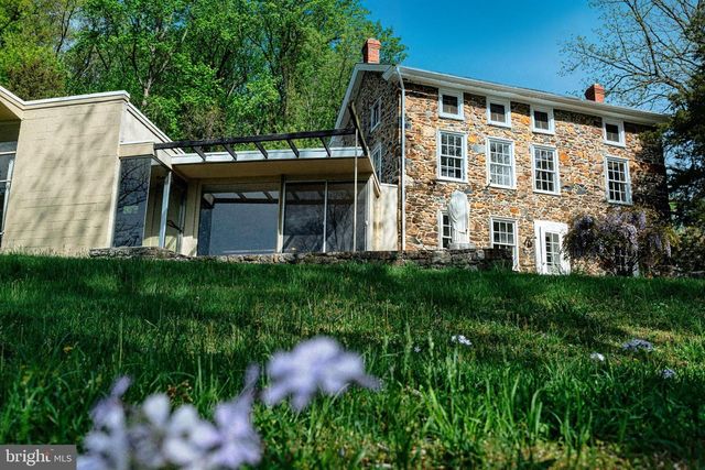 2585 CHARLESTOWN RD, Phoenixville, PA 19460