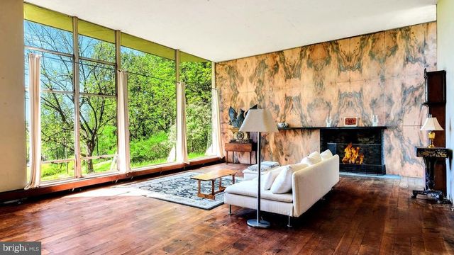 2585 CHARLESTOWN RD, Phoenixville, PA 19460