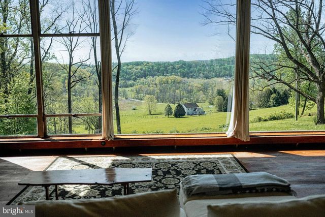 2585 CHARLESTOWN RD, Phoenixville, PA 19460
