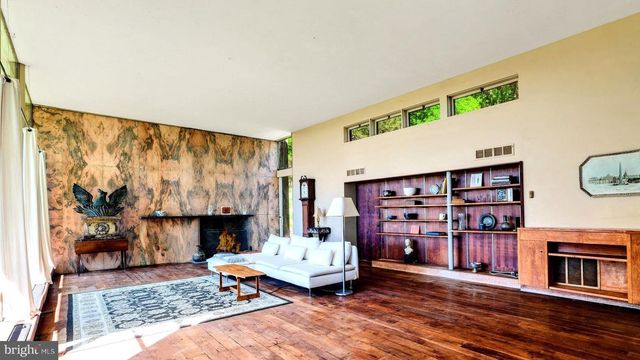 2585 CHARLESTOWN RD, Phoenixville, PA 19460