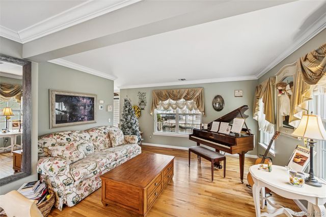 80 Fairview Avenue, Islip Terrace, NY 11752