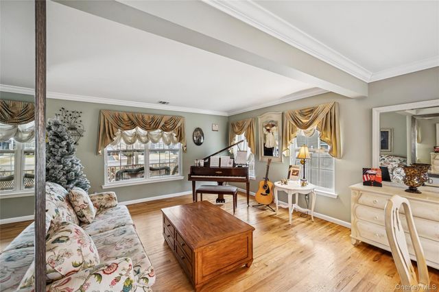 80 Fairview Avenue, Islip Terrace, NY 11752