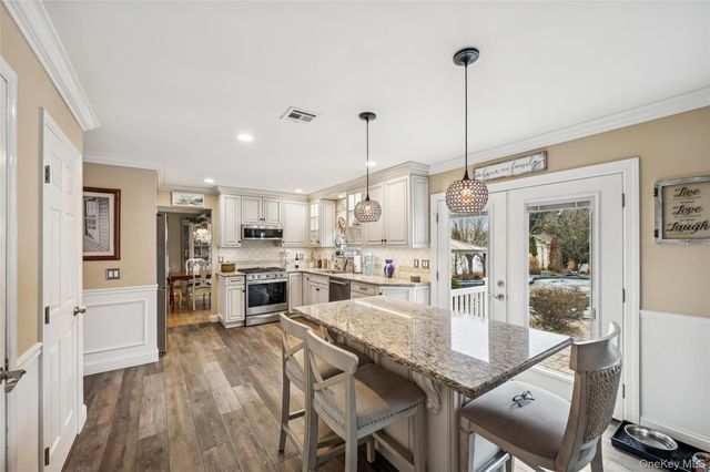 80 Fairview Avenue, Islip Terrace, NY 11752