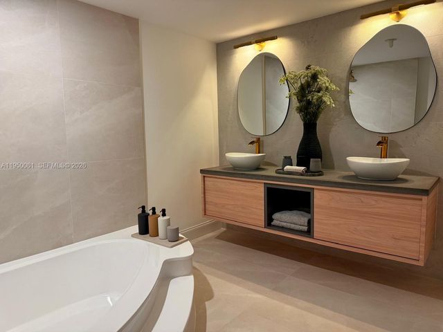 4000 Towerside Ter 804, Miami, FL 33138