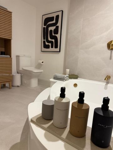 4000 Towerside Ter 804, Miami, FL 33138