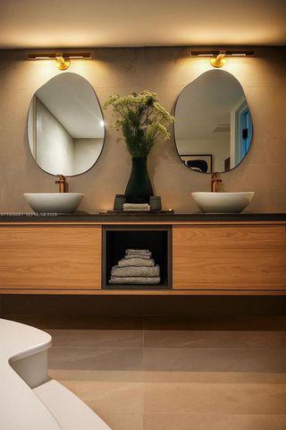 4000 Towerside Ter 804, Miami, FL 33138