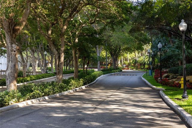 4000 Towerside Ter 804, Miami, FL 33138