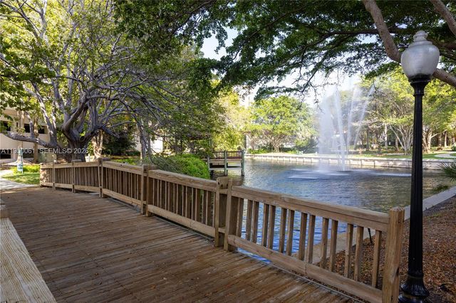 4000 Towerside Ter 804, Miami, FL 33138