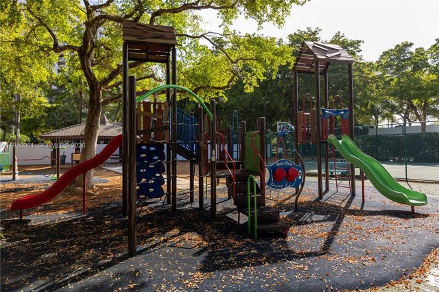 4000 Towerside Ter 804, Miami, FL 33138