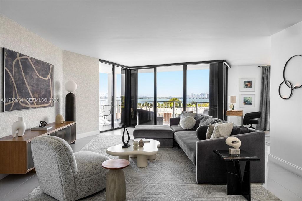 4000 Towerside Ter 804, Miami, FL 33138