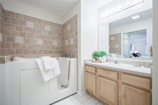 19 Amberwood Place, Greece, NY 14626