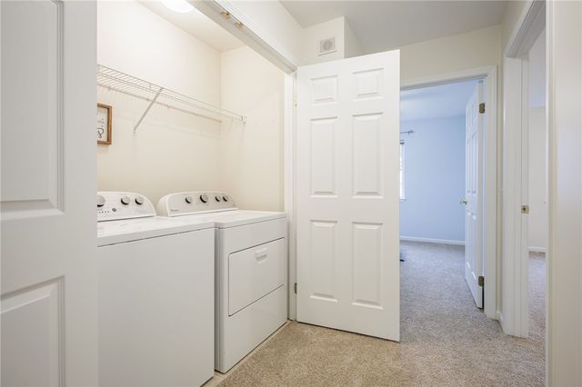 19 Amberwood Place, Greece, NY 14626