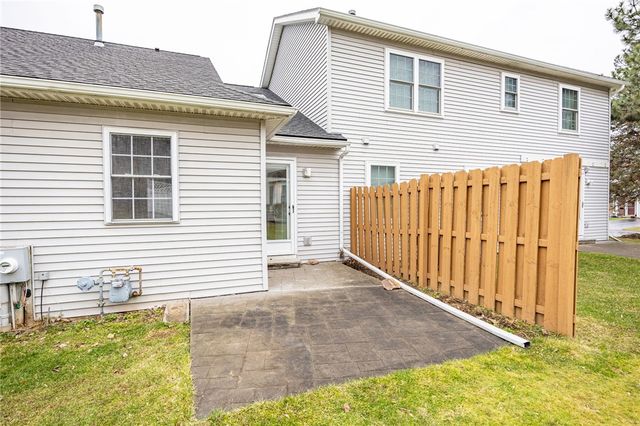 19 Amberwood Place, Greece, NY 14626