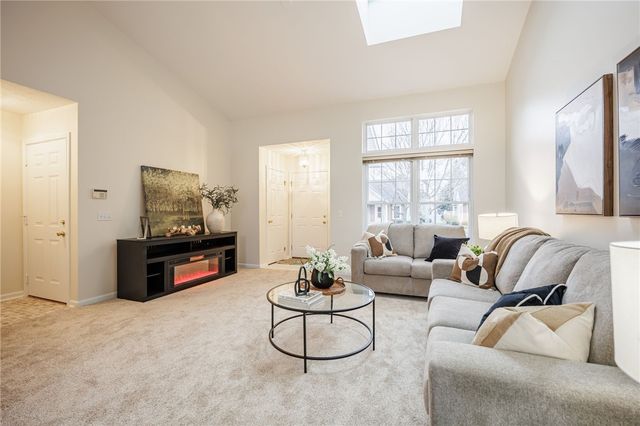 19 Amberwood Place, Greece, NY 14626