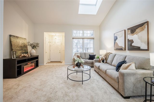 19 Amberwood Place, Greece, NY 14626